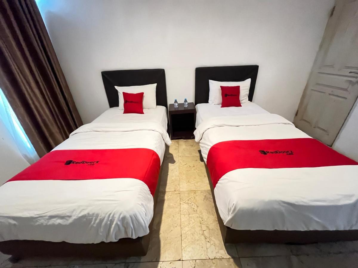 Reddoorz Near Kantor Walikota Manado Dış mekan fotoğraf