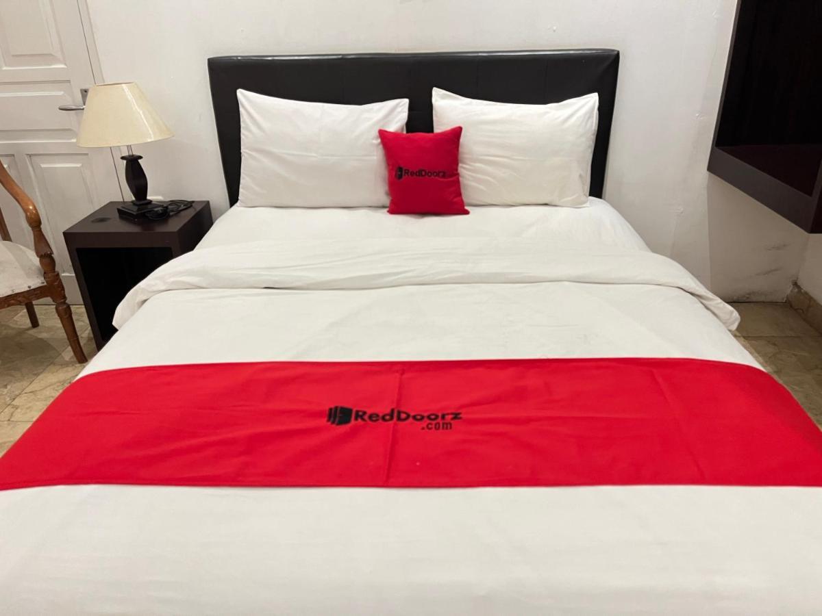 Reddoorz Near Kantor Walikota Manado Dış mekan fotoğraf