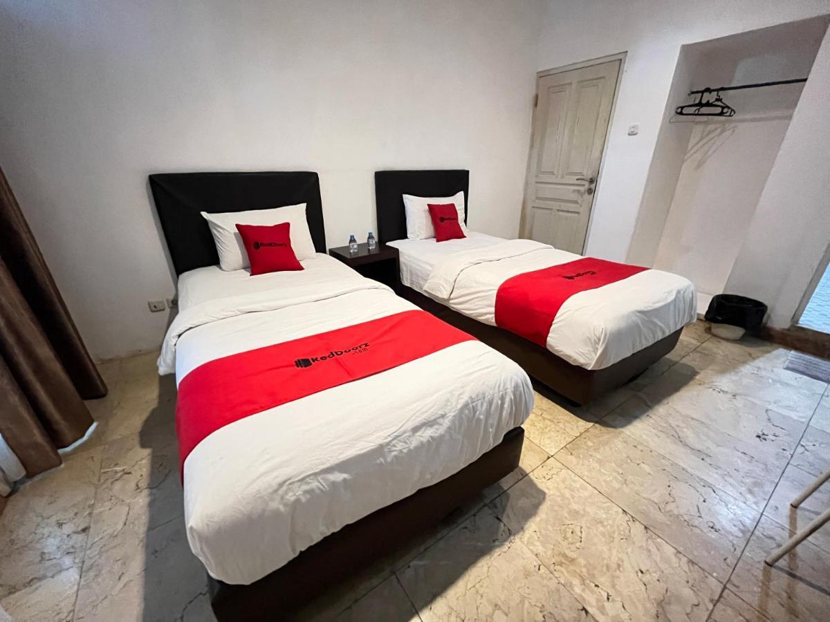 Reddoorz Near Kantor Walikota Manado Dış mekan fotoğraf